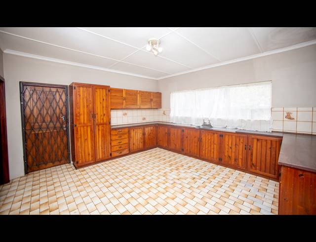 3 BEDROOM HOUSE FOR SALE IN WILLOW PARK
